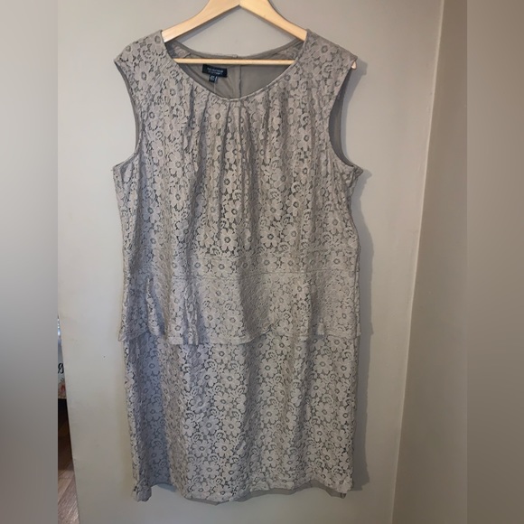 Spence NWT dress size 20 crochet knit tan knee length formal plus size 2X - Picture 2 of 13